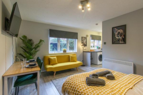 Open Mind Leisure - Studio Apartment - Free Parking